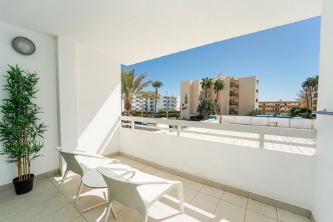 Dit gerenoveerde appartement biedt een uitstekende kans in een toeristisch complex met een breed scala aan diensten en voorzieningen. Gelegen in de tweede lijn van Playa del Inglés, in een van de meest gewilde gebieden van Zuid-Gran Canaria, ondersch...