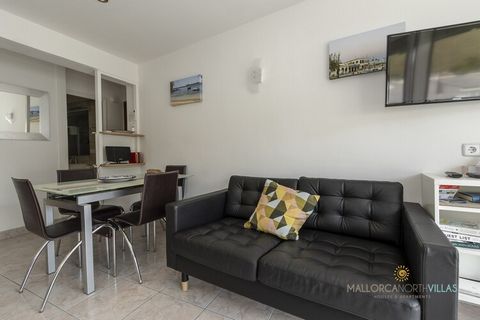 Het appartement in Port de Pollença heeft 2 slaapkamer(s) en kan gereserveerd worden tot 4 personen. Accommodatie De accommodatie heeft een oppervlakte van 64 m² issmaakvol gemeubileerde en is volledig uitgerust, gelegen vlakbij het strand, met uitzi...