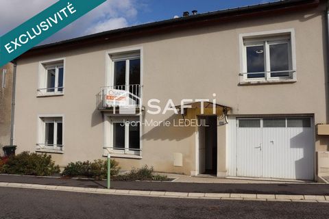 Maison de village, aménagée en deux appartements.