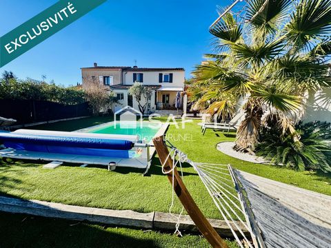 Maison avec piscine, panneaux solaires, garage