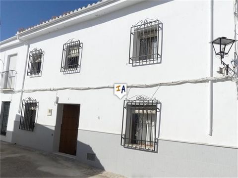 Das Hotel liegt in El Esparragal, direkt am Rande des Parque Natural de la Sierras Subbeticas, einem der schönsten Teile des Landesinneren Andalusiens, in der Region Cordoba. Das Hotel liegt in einer ruhigen Seitenstraße mit Parkmöglichkeiten auf der...