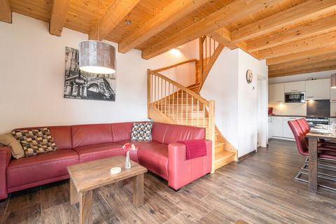 This combination of 3 chalets for a maximum of 24 people is located in Kötschach-Mauthen in Carinthia in the border triangle of Austria, Italy and Slovenia, near the center and offers a wonderful view of the surrounding mountain landscape. The 3 chal...