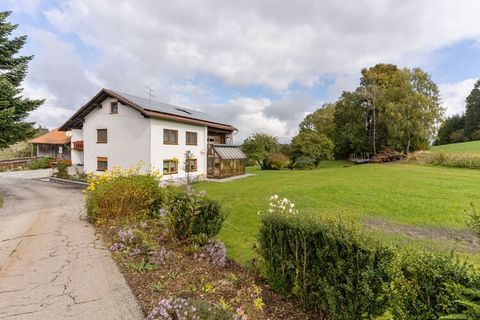 This cozy apartment is located in Sonnen, Germany. There are 3 bedrooms where 6 people can stay and the home is ideal for a family. In addition, you may bring 1 pet. From the garden you have a beautiful view of the mountains and nature. In the vicini...