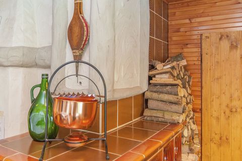This holiday home is in Kurort Steinbach-Hallenberg, Germany. There is one bedroom for 4 guests on the first floor. This home is ideal for family holidays. From the balcony, you have a beautiful view of the countryside. This location is very well sui...