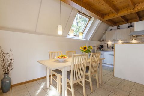 This is a swanky 3-bedroom holiday home in Nunspeet. It's located on a campsite amidst nature and is ideal for families. The home is in the middle of the woods, but only a 5-minute bike ride from the village of Nunspeet, where you will not only find ...