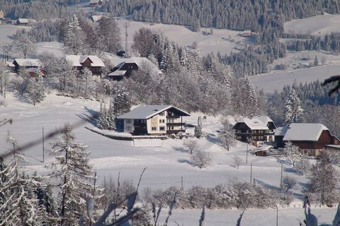 Dieses schön gelegene Ferienhaus befindet sich in Afritz am See in Kärnten, im wunderschönen 