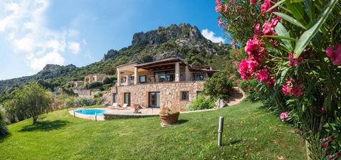 Luxury Villa in Porto Cervo with Sea View and Pool Discover excellence and elegance in this extraordinary villa located in the heart of Porto Cervo, one of the most prestigious destinations in the world. This exclusive property offers an unmatched co...