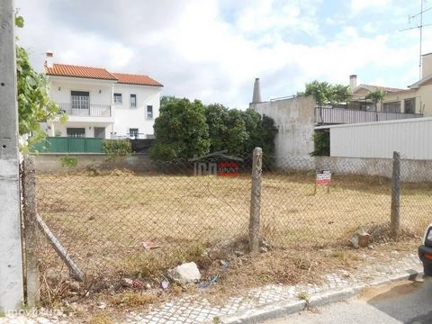 Urban land with 255 m2 deployment area 150 m2 and gross construction area of 300 m2 located in residential area, excellent location.