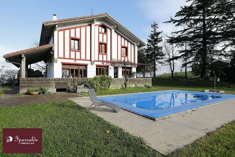 Magnificent Detached Villa T7 on a plot of 19.997 m2, Stunning views. Located in the town of Bidassoa 4 km from the beaches of Hendaye (64), come and buy a property with this magnificent Villa accompanied by 5 bedrooms. House consisting of a kitchen ...