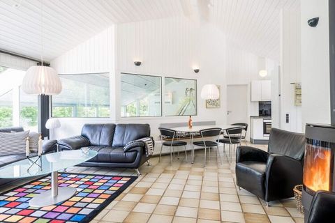 Super low energy house with geothermal heating Beautiful bright cottage with pool located on a large secluded natural plot in the cozy Houstrup. The cottage is close to Blåbjerg Plantage, which at all times of the year invites to long walks. The cott...