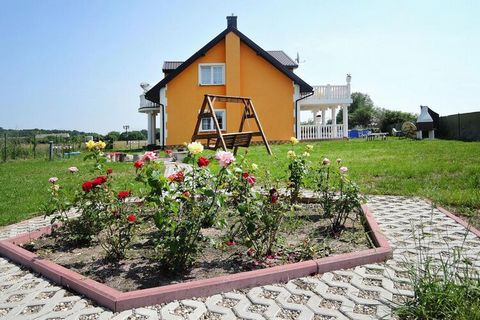 There is plenty of space in the holiday home for up to ten people, which is very close to the Szczecin Lagoon. Spend relaxing holidays with all your loved ones or with friends! In the garden there is a barbecue area and a fireplace, where you can end...