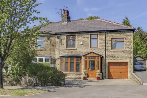 Superbly presented, substantial 5 bedroom accommodation with many significant upgrades and brand new improvements, including a beautiful lantern-roofed orangery. Extended, good size family living accommodation in a highly sought after setting within ...