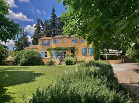 Dpt Bouches du Rhône (13), à vendre SAINT CANNAT maison P5 de 170 m² - Terrain de 1 280,00 m²