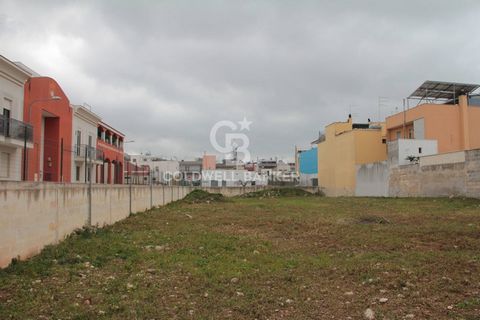 PUGLIA. San Vito dei Normanni BUILDING PLOT Coldwell Banker offers for sale, exclusively, building land, in the central area a few meters from via Carovigno, or 300 m as the crow flies from the mother church, the beating heart of the town of San Vito...