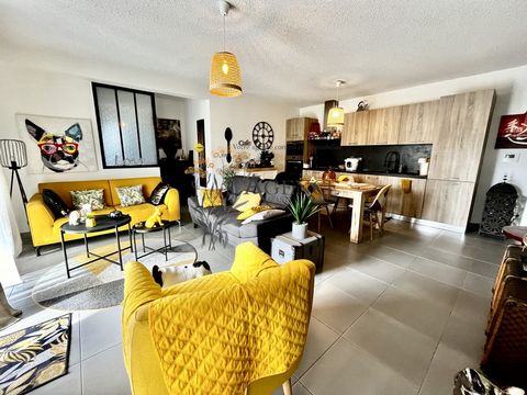 L'Agence Bastia Balagne vous propose à la vente, un bel appartement d'environ 61m2 en rez-de-jardin, situé sur la commune de Lucciana dans une résidence construite en 2018. L'espace intérieur est constitué d'un espace cuisine/séjour donnant accès à u...