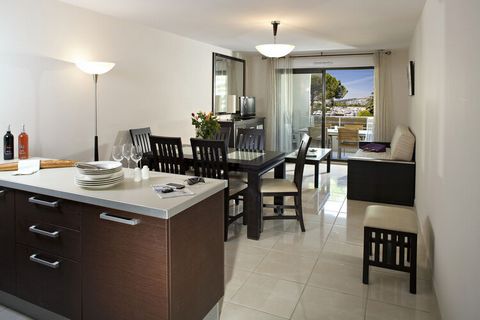 Résidence Cap Marine is nice and quiet in a residential area of Mandelieu-La Napoule, close to Cannes. It consists of a few connected buildings with various apartments. They overlook the beautiful red Estérel mountains or the marina. The apartments a...
