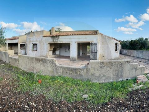 This property offers a unique combination of rustic charm and urban convenience. The rustic portion spans a vast expanse of 8400m2, ideal for those seeking space and tranquility amidst nature. On the other hand, the urban area has a building footprin...