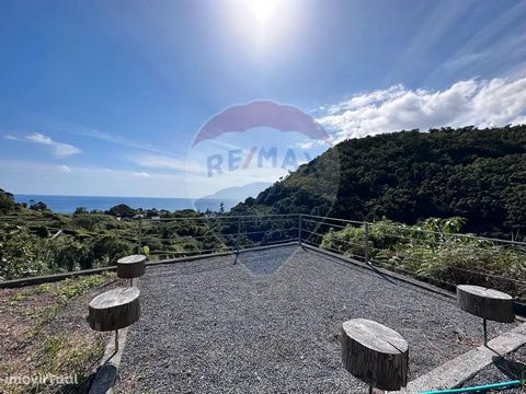 Rustic land with unique characteristics, located in the coveted area of Caloura, which offers a panoramic view of the Azores Sea and the verdant vegetation of Monte Santo. With a spacious area, this land offers the perfect possibility to spend relaxi...