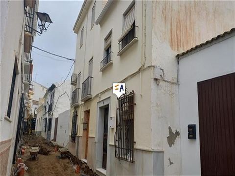 Situated in the large historical town of Priego de Cordoba in Andalucia, Spain. this 4 bedroom townhouse is ready to move into and update. The street in front of the property is being resurfaced, so on road parking will soon be available again. You e...
