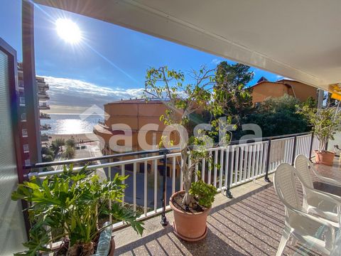 Located in one of the most sought-after areas of Lloret de Mar, this 3-bedroom apartment gives you the opportunity to live steps from the sea in the picturesque Fenals. Discover a carefully planned layout with 2 double bedrooms, one of them with dire...