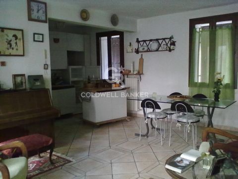 FOR SALE - PARONA LOMELLINA (PV) portion of house on two levels of about 160 square meters. within a courtyard context - Ideal for those who love greenery and tranquility, semi-independent solution in a courtyard context in Parona Lomellina (PV) - Vi...