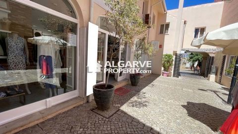 Located in Vilamoura. This commercial space is located in the highly sought-after Vilamoura Marina, in the Algarve region. This Located on a prime location, this commercial area is ideal for those seeking a profitable investment opportunity. With a t...