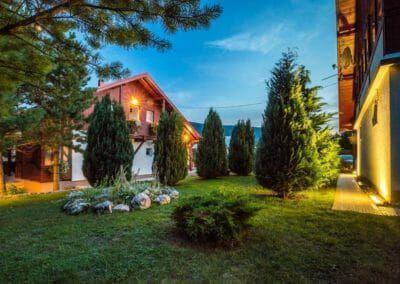 Beautiful houses with a well-established business in Plitvice Lakes within fantastic sceneries! Total area is 480 sq.m. Land plot is 2100 sq.m.  The property is now operating as a tourist business. Property was built in 2022 and completely modernized...