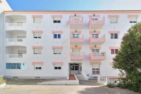 Located in Lagos. HOLIDAY RENTALS Boasting garden views, 2 Bedroom Apartment is located around 1.7 km from Canavial Beach. The apartment is fully equipped with everything you need for your holiday, it has 2 bedrooms, a flat-screen TV and a fully equi...