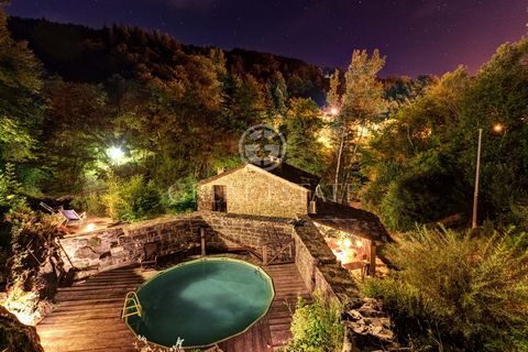 Wunderschönes Bauernhaus mit 78 m², in der Nähe des Ortes Raggiolo, Arezzo, mit insgesamt 2 Schlafzimmern, einem Badezimmer und 2,3 ha Land. Inmitten der Natur, aber dennoch nahe eines der schönsten Orte Italiens, Raggiolo (AR), befindet sich dieses ...