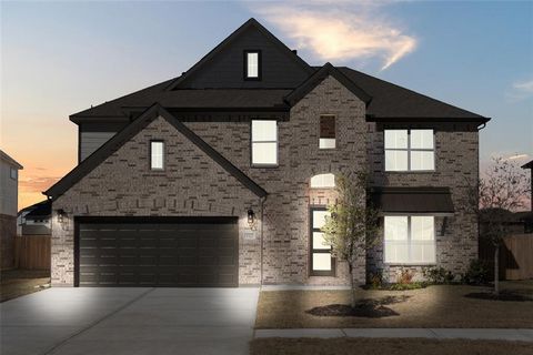 LONG LAKE NEW CONSTRUCTION - Welcome home to 3322 Majestic Pine Lane located in the community of Briarwood Crossing and zoned to Lamar Consolidated ISD. This floor plan features 5 bedrooms, 3 full baths and an attached 2 car garage. You don't want to...