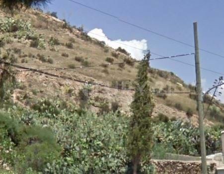 ¿Buscas comprar terreno en venta en Puerto Lumbreras? Excelente oportunidad de adquirir en propiedad este terreno en venta con una superficie de 7.953 m² ubicado en la localidad de Puerto Lumbreras, provincia de Murcia. Dispone de buenos accesos y es...