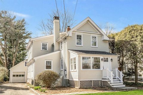 Dive into the charm of Old Greenwich with this beautifully renovated 4-bedroom home, perfectly positioned for ultimate convenience. Just a stone's throw away from the train station, Binney Park, the quaint Village, and the newly revitalized Civic Cen...