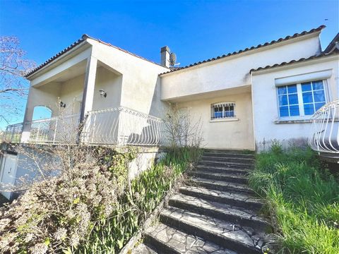 House with a view of the majestic Albi cathedral! Located in a peaceful area, it offers a perfect balance between tranquility and urban amenities. Ideally located to fully enjoy the beauty of Albi, with a breathtaking view of its famous cathedral, li...