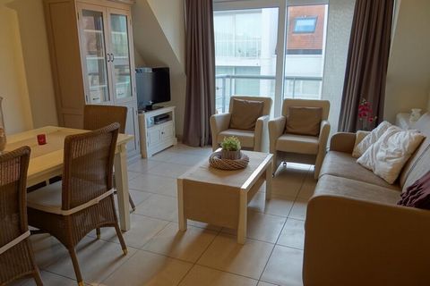 Apartment with 3 bedrooms on the sea wall. Garage under Res. Casino included. Nestled in the serene coastal town of Nieuwpoort, this exquisite apartment offers the perfect blend of comfort, convenience, and breathtaking vistas. Located just a stone's...