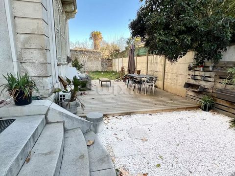 Ref: 68014FD: In Pézenas city of art and culture, in a quality environment close to all amenities, in a bourgeois house comprising 5 lots you can only be seduced by this beautiful 3-room apartment renovated with taste and first choice materials overl...