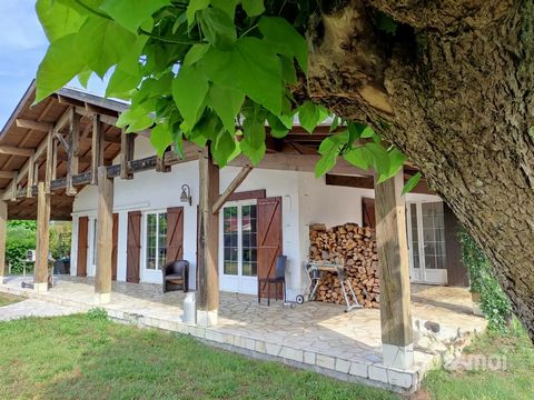 House of 130 m2 with swimming pool and outbuilding. VOUSAMOI invites you to discover this exceptional property in the heart of the old airial dating from the 1870s, located in a place called Lubec in Audenge, a popular town in the Arcachon Bay. Nestl...