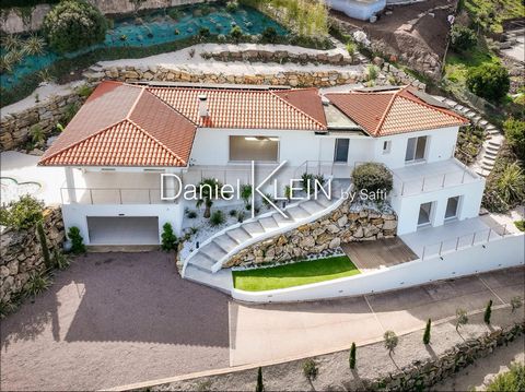 This beautiful contemporary villa of 190m2 is located in a secure and sought-after domain in Adrets de l'Estérel with sea view, 5 minutes from highway access and 30 minutes from Nice international airport. This recently built villa offers modern comf...