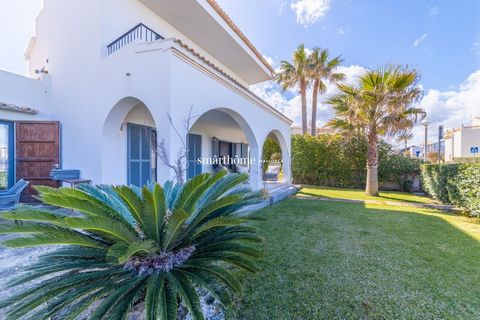 Magnificent villa with holiday license of 188 m2 located in the desirable area of urbanization of s'Estanyol, for sale.The property has 4 bedrooms and 3 bathrooms (1 of them en suite), fully equipped American kitchen, balcony, terrace, a lovely front...