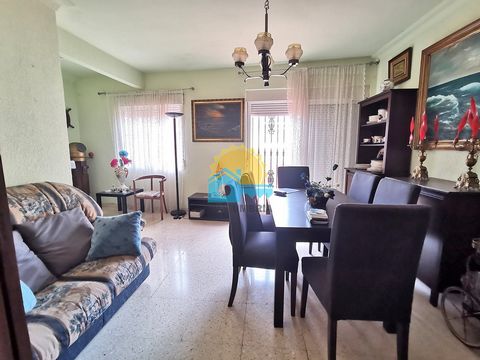 *INMOUMBRIA* RESERVED!! Great penthouse in San Pedro area, 110 m² distributed in four bedrooms with wardrobes, two bathrooms, one with bathtub and the other with shower, large kitchen with laundry room, large living room with fireplace and with acces...
