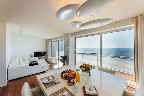 Located in Esposende. The Oasis of Ofir: Where Elegance Meets the Atlantic Nestled on the heights of the 8th floor, with the vast Atlantic as your constant companion, Ofir Residence offers an unparalleled escape in the sunny northwest of Portugal. Th...