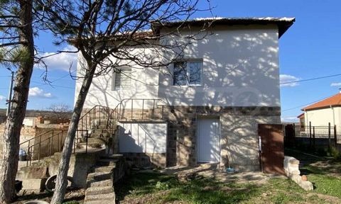 SUPRIMMO Agency: ... We present for sale a fully renovated house in the village of Sinagovtsi, 15 km from the town of Vidin. The house has two floors with a total area of 112 sq.m (56 sq.m per floor). Distribution: First floor - tavern kitchen, livin...