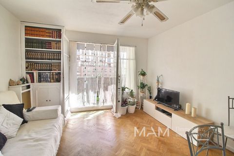 Apartment of 86 m2, renovated light, quiet and bright on the 3rd floor of 9, with elevator Very good layout of the rooms, 3 bedrooms, a star entrance, 2 bedrooms on a balcony, the 3rd and the living room open onto a south-facing terrace of 8m2 Fully ...