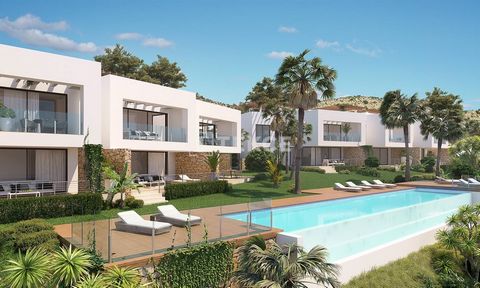 Apartamentos con vistas al golf cerca del mar y la ciudad en Alicante. Los apartamentos están en un complejo de golf cerca de la ciudad de Alicante y de la playa. Los apartamentos son espaciosos y cuentan con grandes terrazas con vistas a la piscina ...