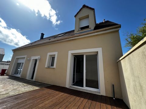 Dpt Eure et Loir (28), à vendre LE COUDRAY maison P5 de 136,43 m² - Terrain de 194,00 m²