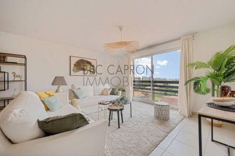 The Bec Capron Immobilier real estate agency, specialist in charming and luxury real estate in Aix en Provence, is proud to present this very beautiful apartment located near Place de la Rotonde. Nestled on the 4th floor of a recent secure building w...