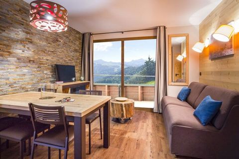 Résidence L 'Altaviva offers attractive, modern and comfortably furnished apartments. A few large, new, stylish chalets are home to many apartments of various sizes. All is built in local style and exudes class with lots of wood, natural stone and go...