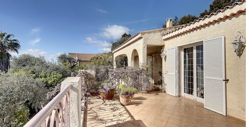 Calm and idyllic panorama for this Provençal villa Treat yourself to a haven of peace bathed in sunshine and overlooking an enchanting landscape. Nestled on the heights of the Aire Saint-Michel, between Gairaut and Falicon, this superb Provençal vill...