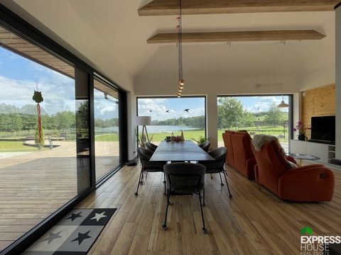 Exclusive Lakefront House with Shoreline We invite you to discover this charming two-storey house on the lake, which offers exceptional living comfort surrounded by nature and tranquility. Built in 2020, this detached house stands proudly on a plot o...