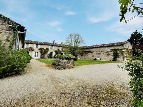 13th century manor: A charming haven in Gironde Are you dreaming of a peaceful retreat, nestled in the beautiful Gironde countryside? Discover our 13th century manor, a true gem of history and elegance. Characteristics of the Manor: • Authenticity: B...