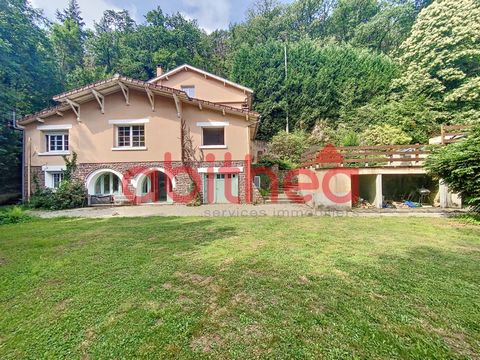 Superb villa on the outskirts of Limoges between Bosmie-l'aiguille and Condat!! Lovers of beautiful volumes, Abithéa invites you to discover this privileged site, you are looking for the countryside near the city, everything has been thought out for ...
